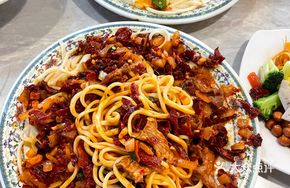 Old Yili Fried Meat Noodles