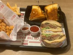 -The Habit Burger Grill 哈比特汉堡(复兴soho店)