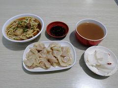 -岳四孃老面馆(四川师范大学狮子山校区桂苑店)