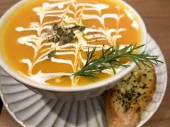 -Mark&Mars Restaurant