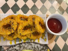 -Rabbit Cafe私房西餐甜点咖啡(栖霞路店)