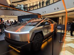 -TESLA 特斯拉(上海太古汇体验店)