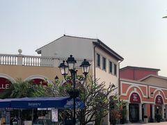 -佛罗伦萨小镇广佛名品奥特莱斯(疏港路店)