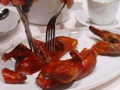 港式烤乳鸭-东富酒家(龙湖西溪天街店)