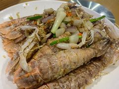 -三亚新鸿港水果一级批发市场