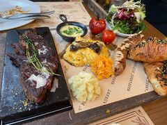 -Mark&Mars Restaurant