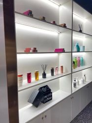 -Tloml salon