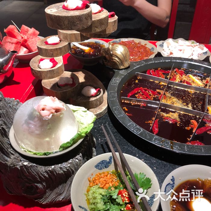 渝大狮老火锅(南坪总店)餐具摆设图片 - 第3张