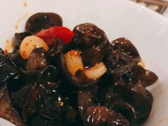 巧手小木耳-江渔儿酸菜鱼·拔草餐厅(虎门君乐汇店)