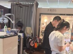 -黄益静眼镜行