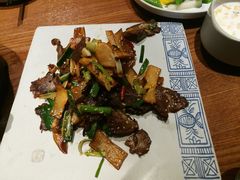 -云海肴·汽锅鸡·云南菜(天山百盛优客店)