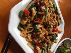 -临江餐馆二楼美食部落