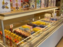 面包甜点陈列柜-好利来(望京中福店)