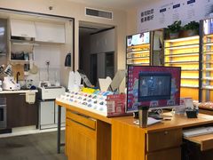 -优医视平价眼镜蔡司依视路折扣工厂店(十里堡店)