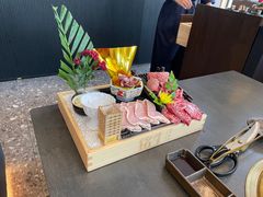 -铭牛烧肉·和牛海鲜自助(高新月牙湖店)