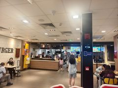 -麦当劳(上海虹桥站30B检票口楼上)