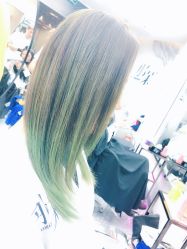 -变画·发型STUDIO
