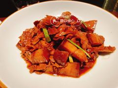 歙县笋煨黑毛猪肉-山里亲戚(淞虹路店)