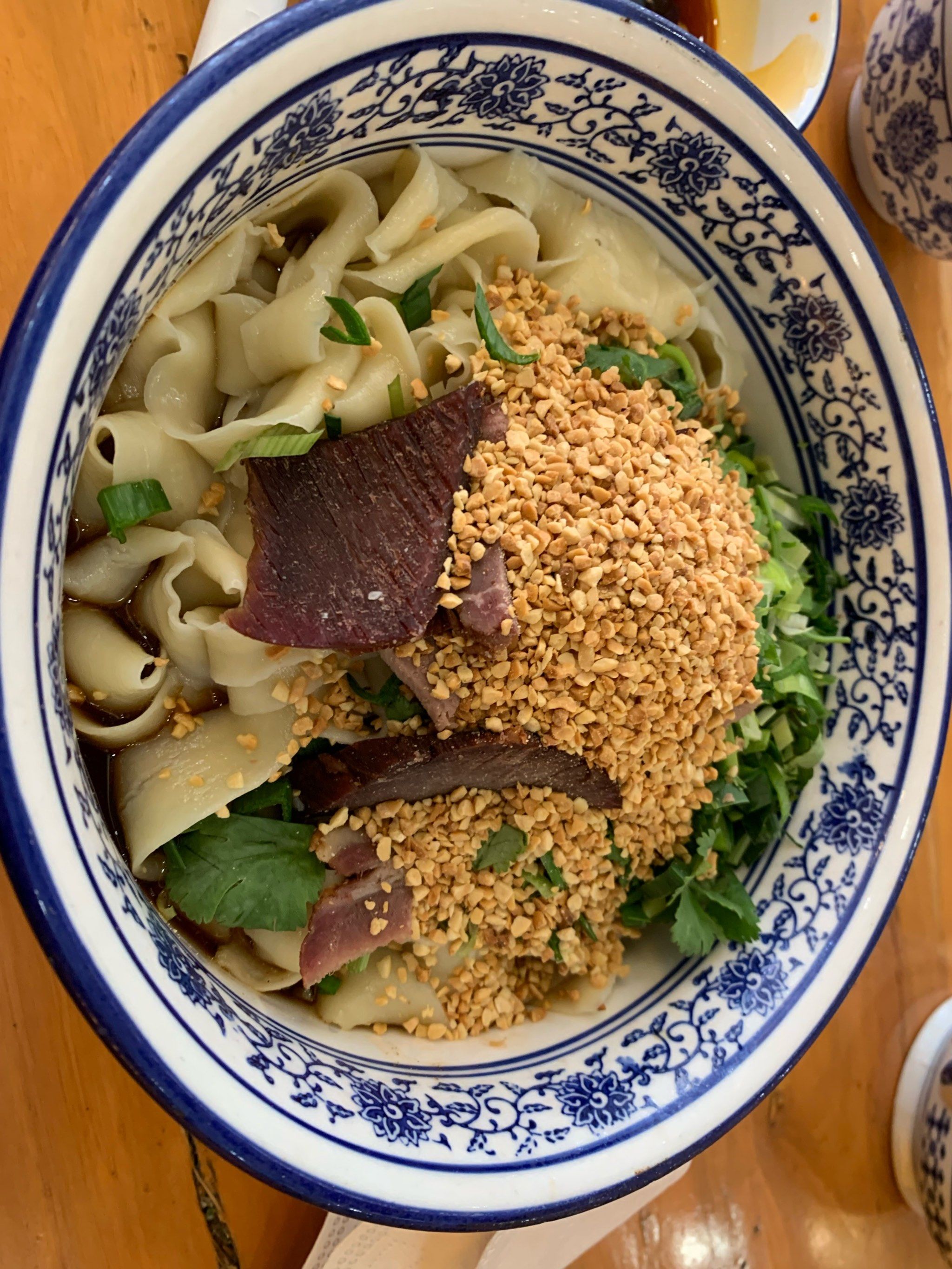 yyds干拌牛肉面薄宽!