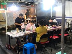 -吴山路夜市