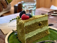 绿野仙踪开心果生酮蛋糕-O'mills Sourdough Bakery&Bistro(永嘉路店)
