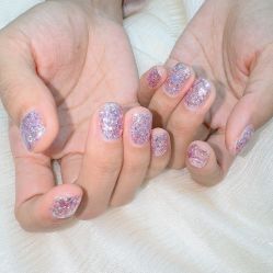 -七彩虹美甲美睫 半永久