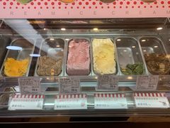 -红宝石·鲜奶小方·海派西点房(南丹店)