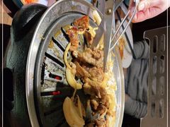 -明洞阿姨·韩式酱蟹烤肉·创意料理(三元桥店)