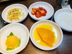 小菜碳生菜无限量-·缸桶屋·韩式牛肋条自助烤肉(西湖D11店)