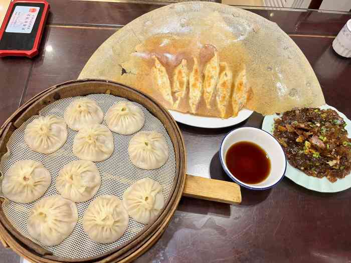 邢家锅贴老店(大梁门总店)-"[薄荷]环境: 在过大梁门的路北就是了,.