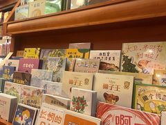 -西西弗书店&矢量咖啡(静安大悦城店)