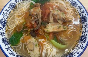 Meat Bone Tea Braised Noodles