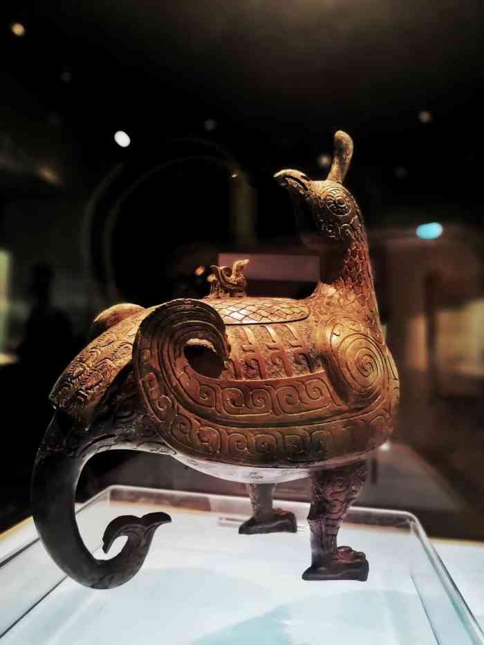 博物馆的展品很多环境很好拿身份证入内可以免费领取门票整个参观过程