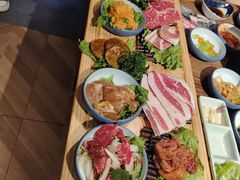 -明洞阿姨·韩式酱蟹烤肉·创意料理(三元桥店)