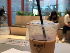 燕麦拿铁-Manner Coffee(港汇恒隆广场店)