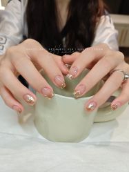 -花岐款式专研健康美甲沙龙