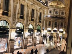 -文艺复兴百货(米兰大教堂广场店)