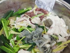 -周良天山牛杂城(天山路总店)