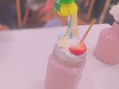 草莓奶昔-随心小姐