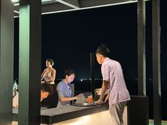 -瑰丽酒店·海吧·天际下午茶·现场DJ·天台酒吧