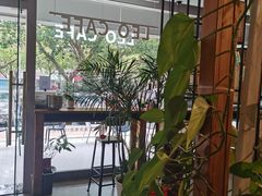 -LEO CAFE