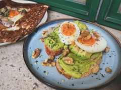 牛油果煮蛋吐司-RAC BAR(安福路店)