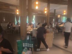 -茅草房·河畔园林火锅