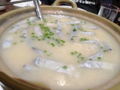 -蚝美人·生蚝海鲜烧烤(茶花园店)