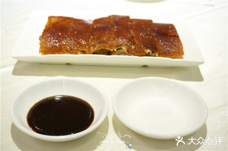 新斗记·新派老粤菜(海上世界店)烤乳猪图片