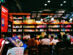 -西西弗书店&矢量咖啡(凯德晶萃广场店)