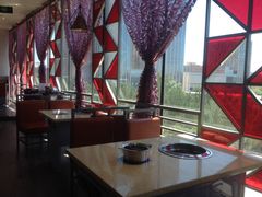 靠窗位-鑫海汇海鲜烤肉火锅自助(七彩城店)