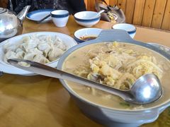 酸菜猪肉炖粉条-鹤乡东北菜(崮山路店)