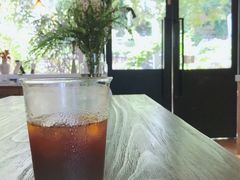 -彳亍咖啡·这里(水湾路店)