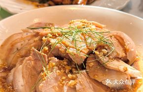 Signature Steamed Pork Trotter